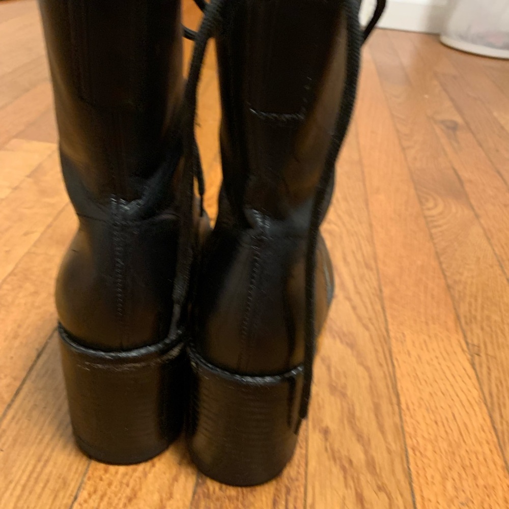 Leather chunky heel boot